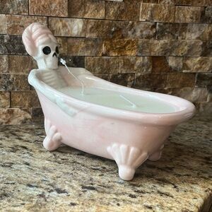 Skull And Bones Skeleton Pink Bathtub Candle